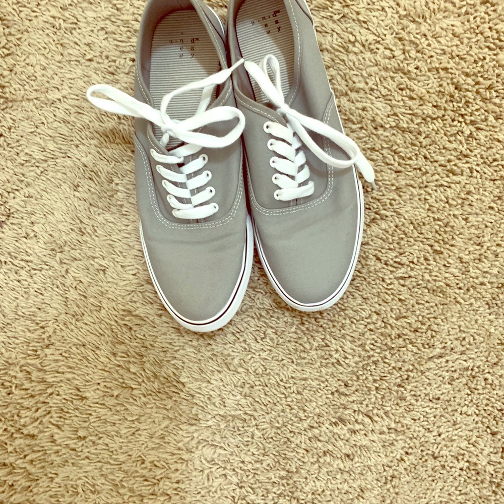 Women’s 9 shoes
